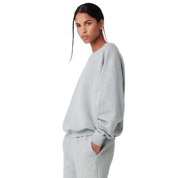 ALO Yoga Accolade Crewneck Pullover in Athletic Heather Grey - Picture 4 of 6